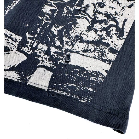 Vintage Ramones Shirt Thrashed Tank Cut Punk Rock 80s 90s M/L - Picture 2 of 6